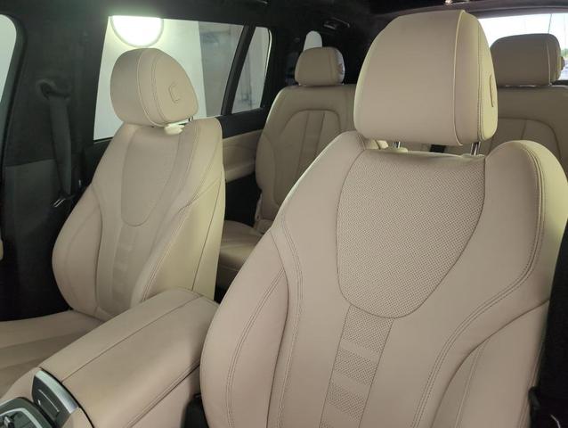 Photo of 2021 Phytonic Blue Metallic BMW X7