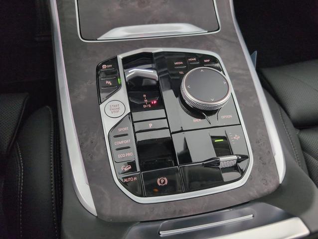 Photo of 2026 Black Sapphire Metallic BMW X7