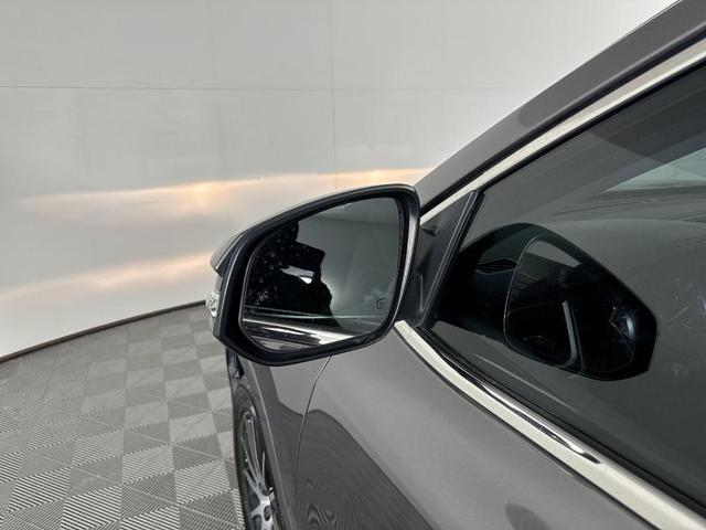 Photo of 2018 Gray Toyota Highlander