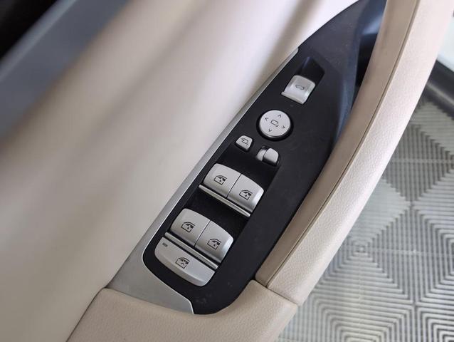 Photo of 2022 Mineral White Metallic BMW X3