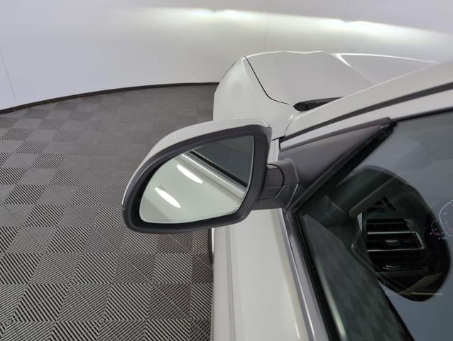 Photo of 2022 Mineral White Metallic BMW X3