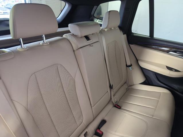 Photo of 2022 Mineral White Metallic BMW X3