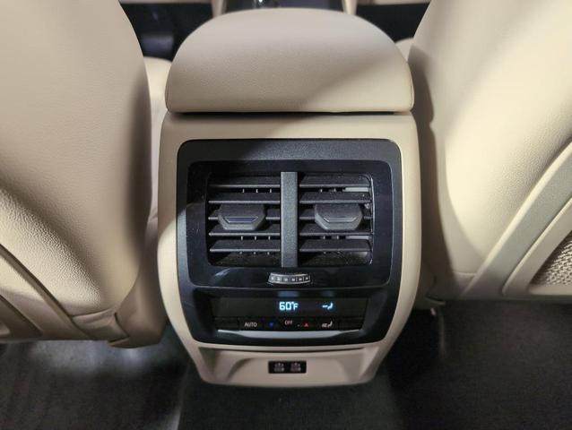 Photo of 2022 Mineral White Metallic BMW X3