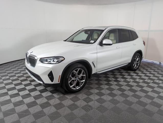 Photo of 2022 Mineral White Metallic BMW X3