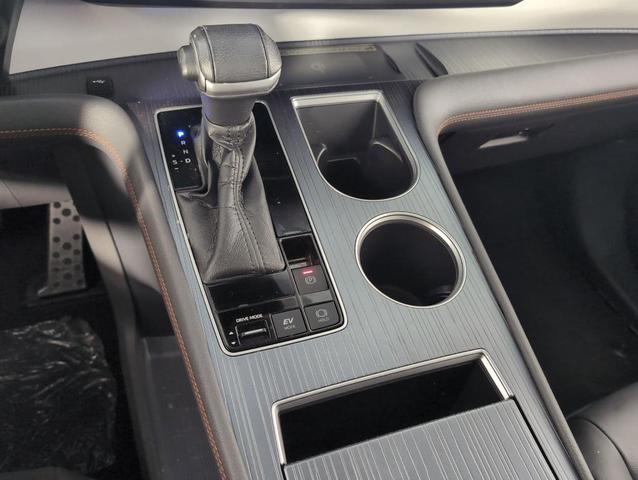 Photo of 2021 White Toyota Sienna