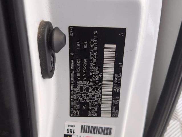 Photo of 2021 White Toyota Sienna
