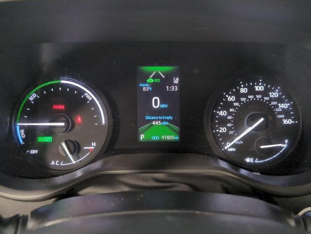 Photo of 2021 White Toyota Sienna