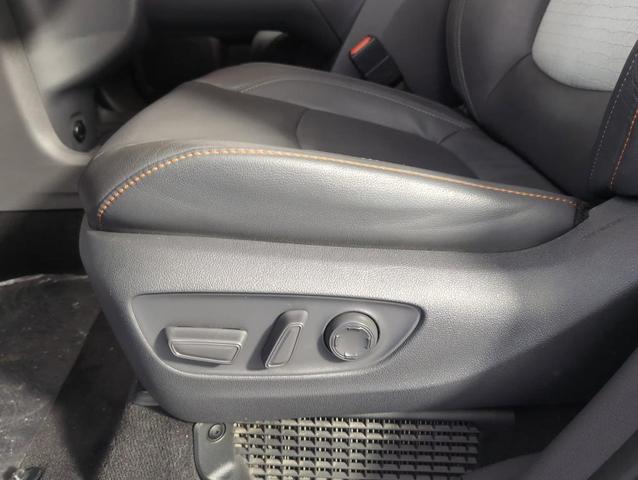 Photo of 2021 White Toyota Sienna