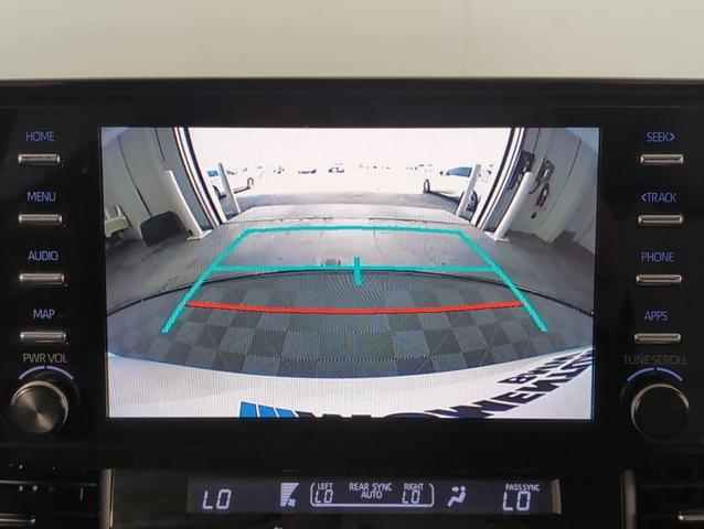 Photo of 2021 White Toyota Sienna