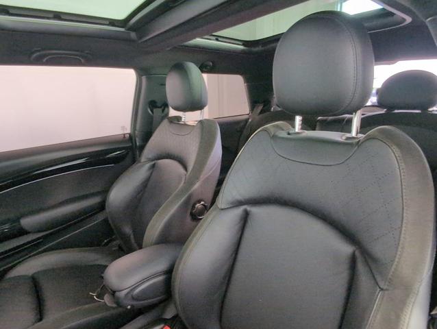 Photo of 2023 Black MINI Hardtop