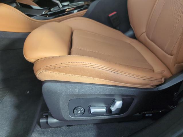 Photo of 2023 Black Sapphire Metallic BMW X4