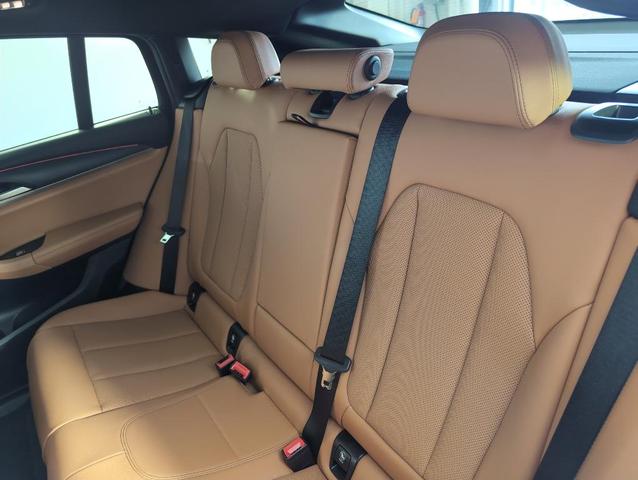 Photo of 2023 Black Sapphire Metallic BMW X4