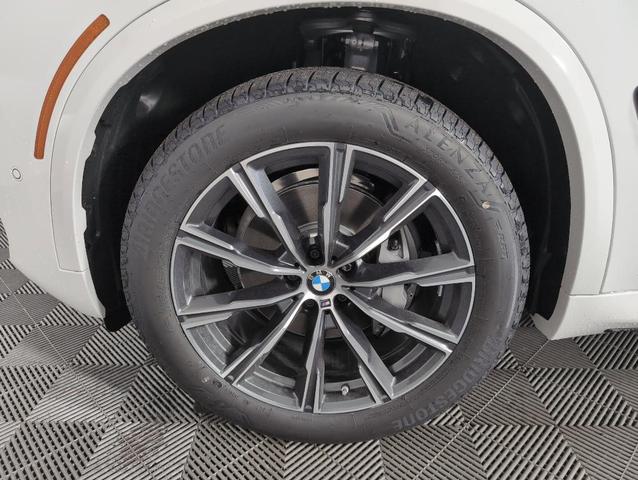 Photo of 2026 Alpine White BMW X5