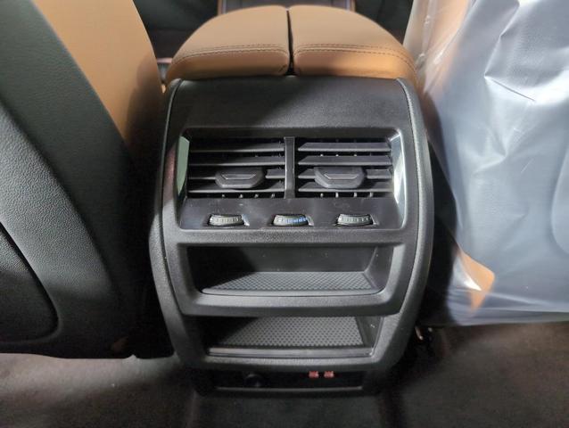 Photo of 2026 Alpine White BMW X5