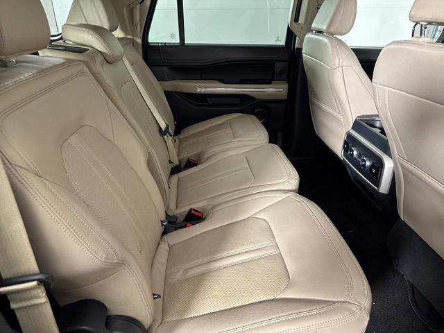 Photo of 2022 Black Ford Expedition Max