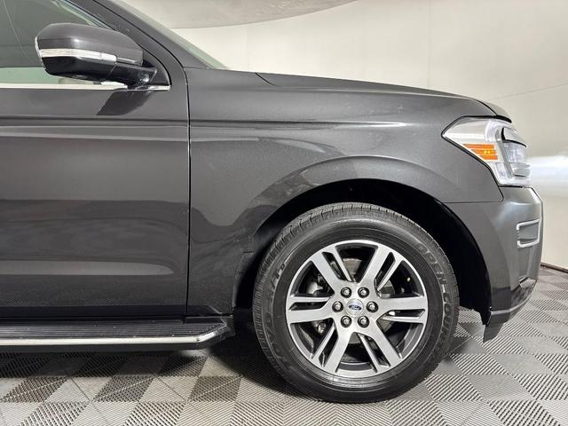 Photo of 2022 Black Ford Expedition Max