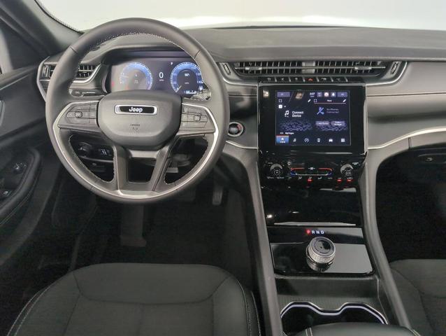 Photo of 2024 Metallic Jeep Grand Cherokee L
