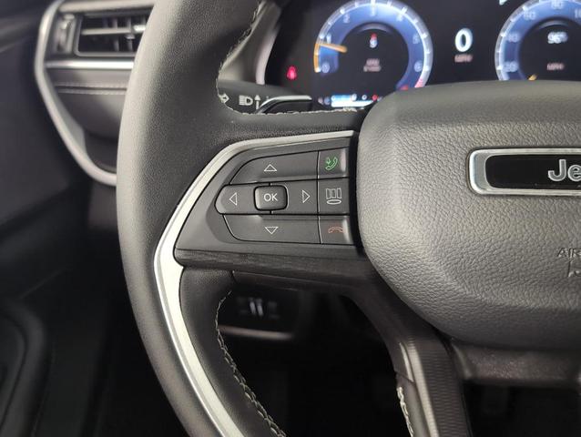 Photo of 2024 Metallic Jeep Grand Cherokee L