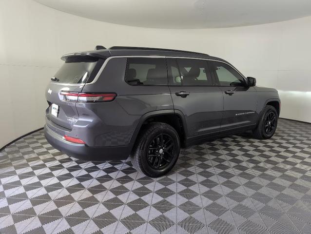 Photo of 2024 Metallic Jeep Grand Cherokee L