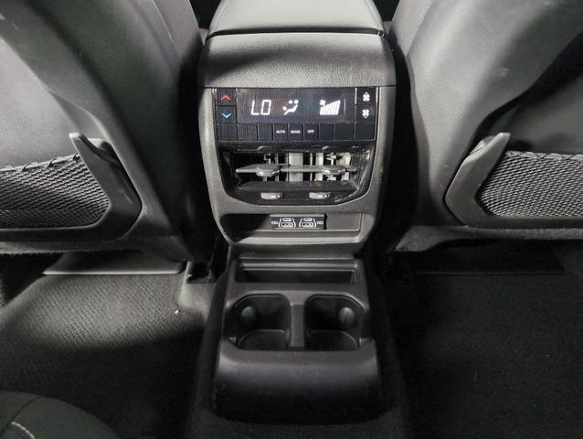 Photo of 2024 Metallic Jeep Grand Cherokee L