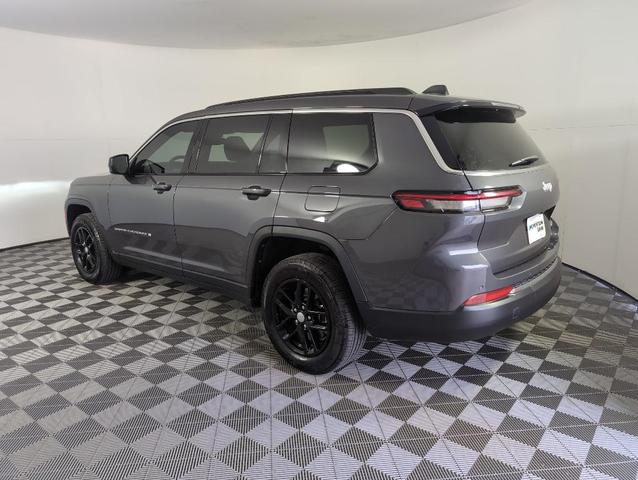 Photo of 2024 Metallic Jeep Grand Cherokee L