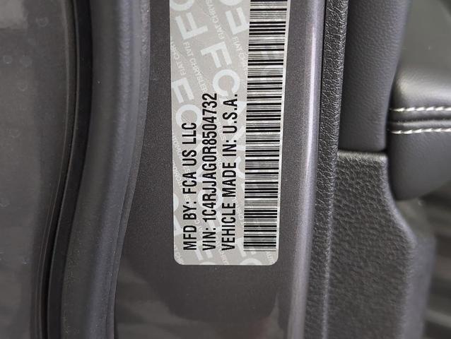 Photo of 2024 Metallic Jeep Grand Cherokee L