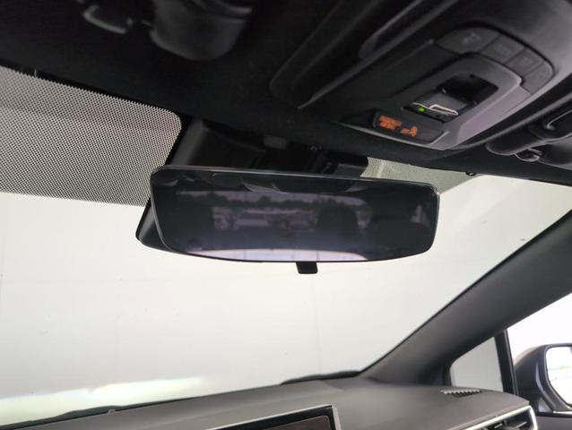 Photo of 2023 Silver Toyota Corolla
