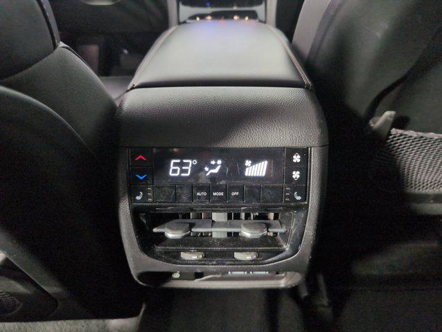 Photo of 2022 Metallic Jeep Grand Cherokee L