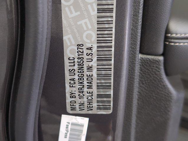 Photo of 2022 Metallic Jeep Grand Cherokee L