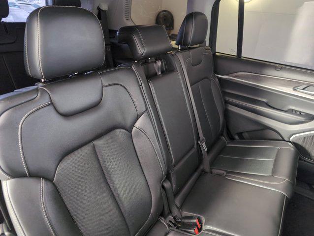 Photo of 2022 Metallic Jeep Grand Cherokee L