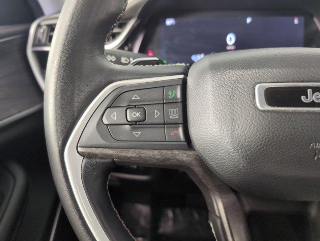 Photo of 2022 Metallic Jeep Grand Cherokee L