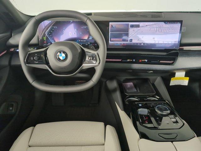 Photo of 2025 Phytonic Blue Metallic BMW 530