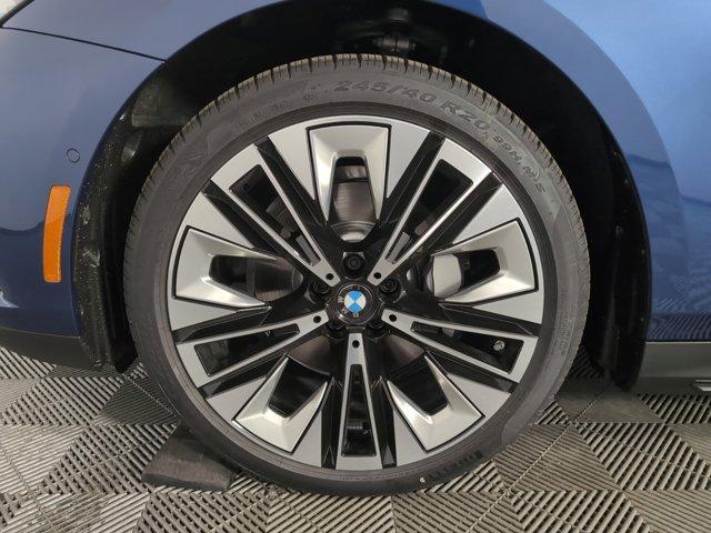 Photo of 2025 Phytonic Blue Metallic BMW 530