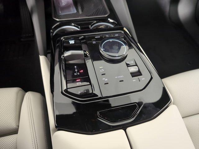 Photo of 2025 Phytonic Blue Metallic BMW 530