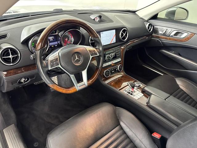 Photo of 2014 Silver Mercedes-Benz SL-Class