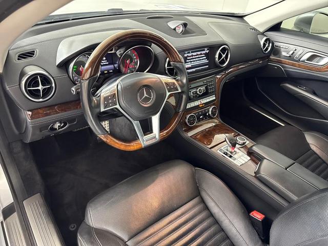 Photo of 2014 Silver Mercedes-Benz SL-Class