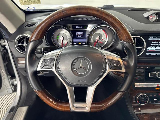 Photo of 2014 Silver Mercedes-Benz SL-Class