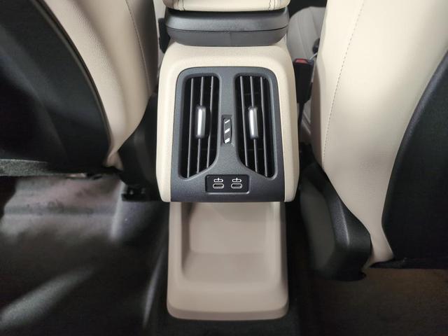 Photo of 2025 Alpine White BMW X1