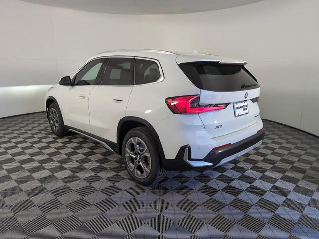 Photo of 2025 Alpine White BMW X1