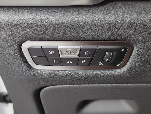 Photo of 2023 Alpine White BMW X5