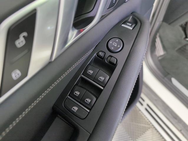 Photo of 2023 Alpine White BMW X5