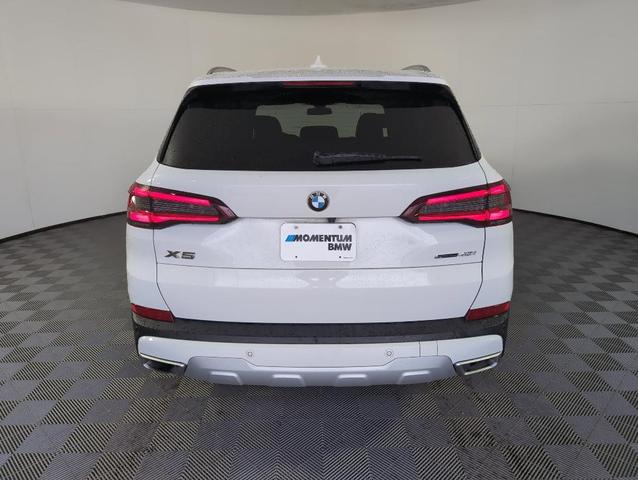 Photo of 2023 Alpine White BMW X5