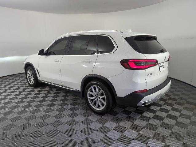 Photo of 2023 Alpine White BMW X5