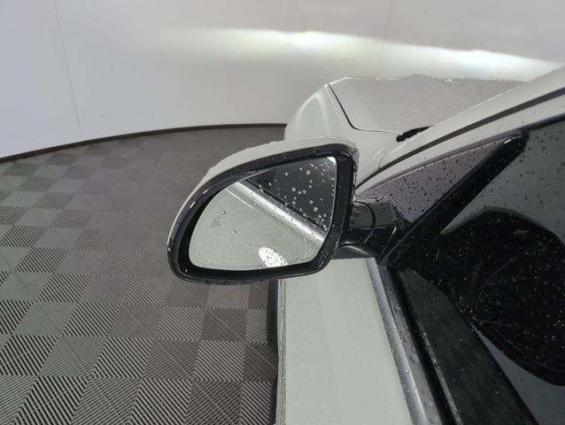 Photo of 2023 Alpine White BMW X5
