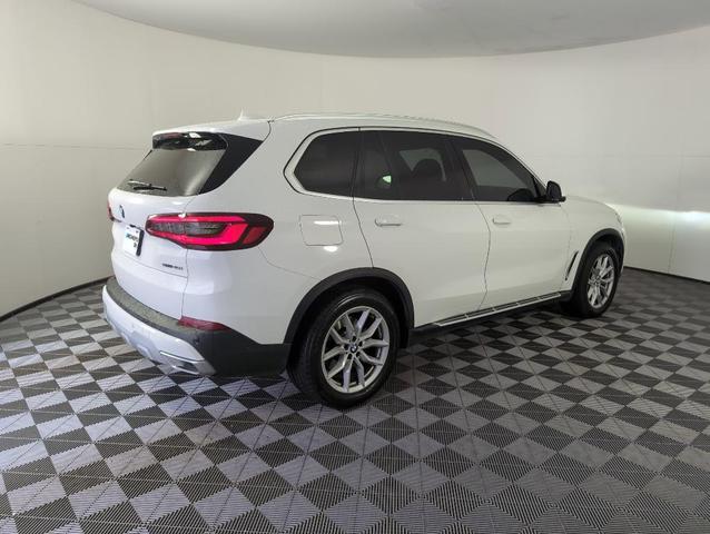 Photo of 2023 Alpine White BMW X5