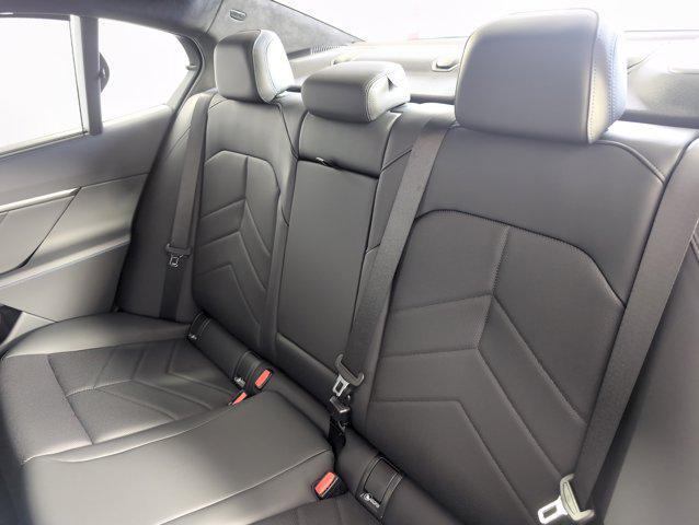 Photo of 2026 Tanzanite Blue II Metallic BMW 550e