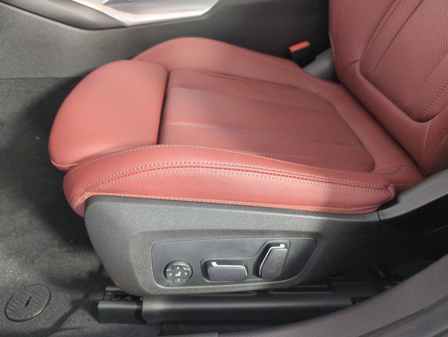 Photo of 2025 Alpine White BMW 330