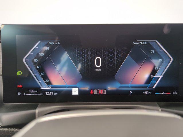 Photo of 2025 Alpine White BMW 330