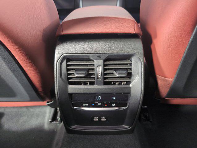 Photo of 2025 Alpine White BMW 330