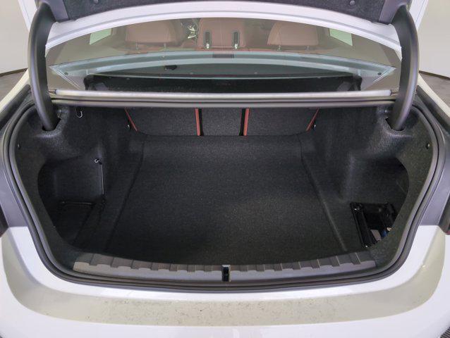 Photo of 2025 Alpine White BMW 330